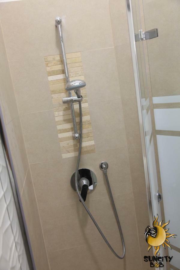 نابولي Suncity B&B المظهر الخارجي الصورة